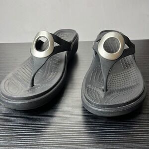 Crocs Sandals Patricia II Wedge Womens Size 9 Black Silver Ring Thong Flip Flops